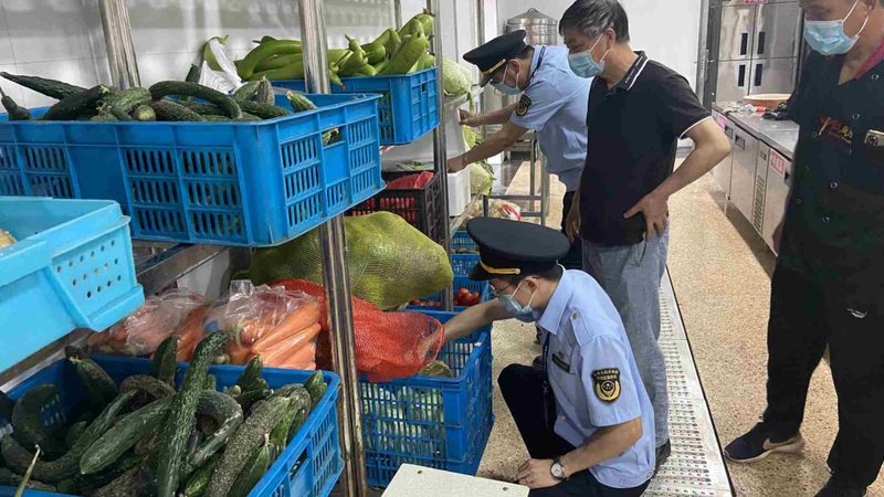 揭秘零食批发一手货源代理：条件与注意事项